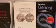 Polemica alla Feltrinelli di Milano, il libro &ldquo;Sionismo e nazismo, due facce della stessa medaglia&rdquo; finisce in bella vista