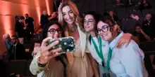 Silvia Salis fenomeno tra i giovani. E i dinosauri della politica vanno in crisi