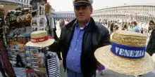 La citt&agrave; &ldquo;sotto i cinquantamila&rdquo;: i cittadini se ne vanno ma i posti letto turistici salgono