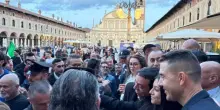L&rsquo;onda Vannacci cresce, Ravetto sbarca in Futuro Nazionale che vola nei sondaggi: la profezia del Kraken-Renzi, i popcorn e lo spettro del &rsquo;96