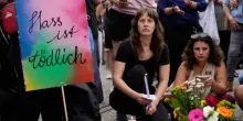 Attentato al Pride di Berlino, c&rsquo;&egrave; chi ha sperato che l&rsquo;assassino fosse un bianco cristiano