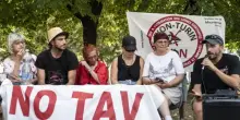Sulla violenza dei No-Tav la sinistra balbetta. E partono i celebri distinguo