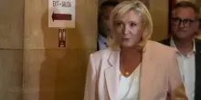 Marine Le Pen spiazza Bardella e scende in campo: &ldquo;Questa sera sono candidata alle elezioni presidenziali&rdquo;