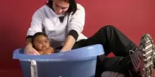 Messi e Yamal, l&rsquo;incredibile storia della foto del fuoriclasse argentino che fa il bagnetto allo spagnolo neonato
