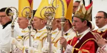 Scisma lefebvriani, scomunica dal Vaticano: oltre i riti e i merletti &egrave; una rottura di sistema