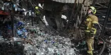 Guerra Russia-Ucraina, bombardamenti su Kharkiv e Donetsk, colpite citt&agrave; e fabbriche. Putin vuole attaccare un Paese Nato