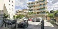 Giallo a Portici, zia e nipote morti in casa da giorni: nessun segno di violenza sul corpo