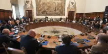 Le pagelle del Governo, Meloni corre, Giorgetti e Crosetto tengono il passo. Male Tajani, Urso e Calderoli. Salvini? Troppa campagna elettorale