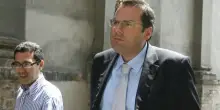 Insulti omofobi nei brogliacci delle intercettazioni. Parola fine? No, archiviazione