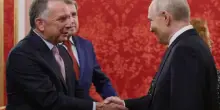Putin sente Trump: vuole la resa dell&rsquo;Ucraina. Veto sull&rsquo;ingresso nella Nato, sponda degli Usa