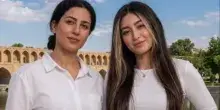 Macelleria Iran, le storia delle gemelle Taraneh e Romina Rahimi: arrestate dopo protesta, violentate e picchiate in carcere. Il regime reprime, familiari vittime preferiscono morire
