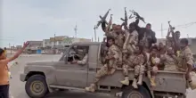 La febbre dei titoli energetici cala (di poco), ma la minaccia su Bab-el Mandeb fa paura