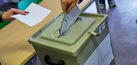 Elezioni Germania, l&rsquo;AfD insidia l&rsquo;SPD al voto a Berlino e in Meclemburgo-Pomerania. Incognite tra soglie, seggi e alleanze