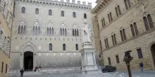Monte dei Paschi di Siena, le nuvole nere su Lovaglio diventano tempesta: i tre fattori che mettono a rischio la leadership dell&rsquo;ad
