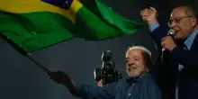 Brasile, Lula dovr&agrave; governare un Paese spaccato a met&agrave;