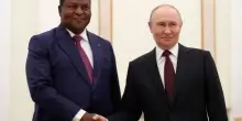 La Repubblica Centrafricana colonia di Putin, nelle scuole si studia il russo e il presidente si fa difendere solo dai mercenari di Mosca