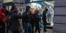 Guerra ibrida e guerriglia urbana: l&rsquo;illusione della sinistra e il rischio per la democrazia