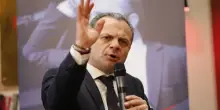 L&rsquo;operazione Cateno De Luca e i cento sindaci: la rete civica che punta a superare lo sbarramento