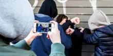 Milano e i suoi ragazzi: la violenza come sintomo di un vuoto. Il 40% dei delitti contro la libert&agrave; sessuale commessi da minorenni