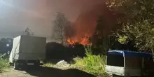 Massiccio attacco ucraino su Mosca, in fiamme un deposito di petrolio. Stati Uniti al lavoro per un trilaterale