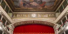 Il Teatro Valle riapre le porte con Pirandello: gi&ugrave; le maschere, spazio al volto umano