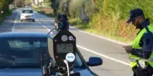 Agente della polizia locale di Milano morto durante un inseguimento, individuato e fermato il conducente