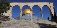 Assalto alla Moschea di Al-Aqsa: la provocazione dei coloni israeliani. Spunta piano Usa per Gaza