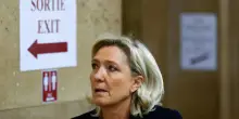 Al via il processo d&rsquo;appello alla Le Pen. &ldquo;Mai creato un sistema per truffare la Ue&rdquo;, dice. Intanto il giudice francese lancia l&rsquo;allarme sul tentativo di ingerenza di Trump nel processo