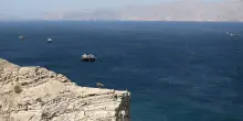 Alta tensione a Hormuz, gli Usa colpiscono due petroliere iraniane