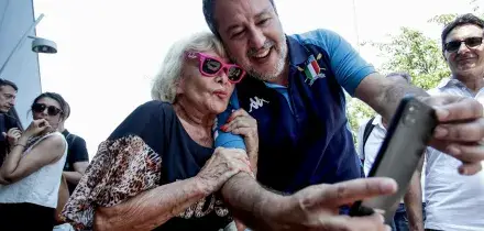 Milano, nella corsa a sindaco i gazebo della Lega incoronano Salvini e Sardone. Ma Fi frena e guarda al centro. Intanto Vannacci conferma: &ldquo;Un mio candidato ci sar&agrave;&rdquo;