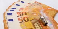 Crisi energetica, salasso sulle bollette: gli italiani pagheranno 8-9 miliardi in pi&ugrave;
