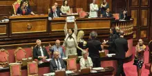La maggioranza scuda anche Delmastro: no del Senato all&rsquo;acquisizione delle sue chat col prestanome del clan Senese, richiesta dalla procura di Roma