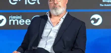 &ldquo;A destra vota chi &egrave; meno istruito&rdquo;. Mea culpa di Bonaccini, ira di Meloni