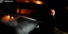 Ucraina, bombe russe sul centro di comando dell&rsquo;intelligence e faida tra gli 007 di Kiev. Intanto Witkoff e Kushner tornano a Mosca