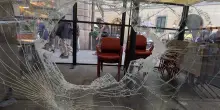 Scontri a Milano, mano pesante del Gip: &ldquo;Non era protesta, ma sfogo di violenza&rdquo;. Quattro maggiorenni in carcere, i minori al Beccaria