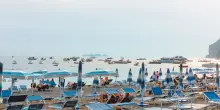 I nemici dei balneari adesso scoprono che le spiagge diventano un lusso