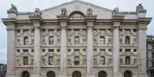 Piazza Affari vola, ma le societ&agrave; scappano