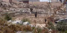 Coloni assaltano la Cisgiordania. Israele pronto a un nuovo fronte