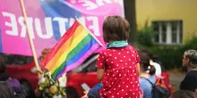 La marcia indietro dei pediatri italiani: salta la guida Lgbt per i baby pazienti