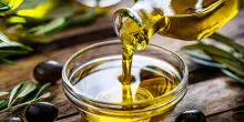 Olio italiano minacciato dalle frodi. Lollobrigida: &laquo;Ora tolleranza zero&raquo;