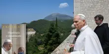 Il nuovo libro del Papa invoca la pace: &laquo;La corsa agli armamenti atterrisce&raquo;