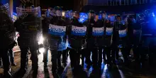 L&rsquo;ira della polizia contro il sindaco dem di Bologna: &laquo;Ha reso le nostre divise un bersaglio&raquo;