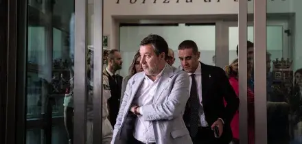 Denuncia della polizia contro Lepore. &laquo;Trattati come carne da macello&raquo;
