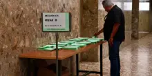 La sinistra spagnola inventa elettori: diritto di voto a 500.000 stranieri