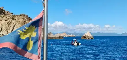 Scafista travolge una bagnante minorenne