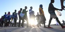 Migranti, ora anche la Svizzera rispedisce in Italia i richiedenti asilo