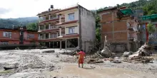 In Nepal 1.400 dispersi e 400 morti: &laquo;Onde enormi a pochi metri da noi&raquo;