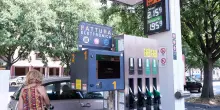 Tagli ai ministeri per calmierare il diesel