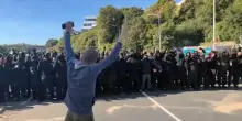 Mega protesta al porto di Dover: &laquo;Fermate le barche dei clandestini&raquo;
