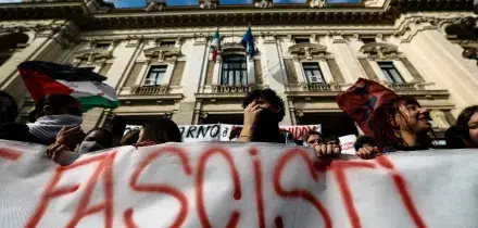 L&rsquo;inganno dialettico del fascismo eterno si combatte solo fregandosene